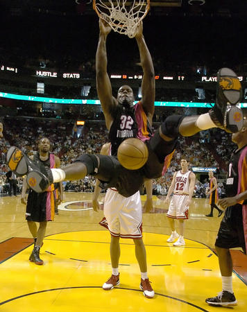 交通事故损害赔偿金额有限额规定吗？